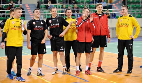 Trudny pojedynek Wójcika (piłka ręczna)
