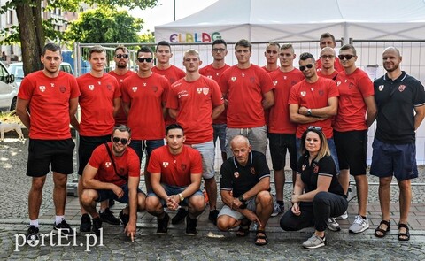 Meblarze zaczynają rozgrywki