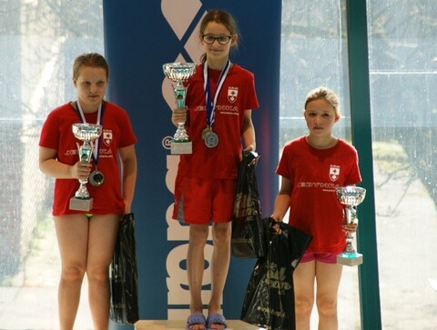 Medalowy weekend Jedynki (pływanie)