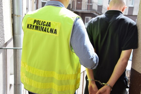 Pobił za ... 3 złote i e-papierosa