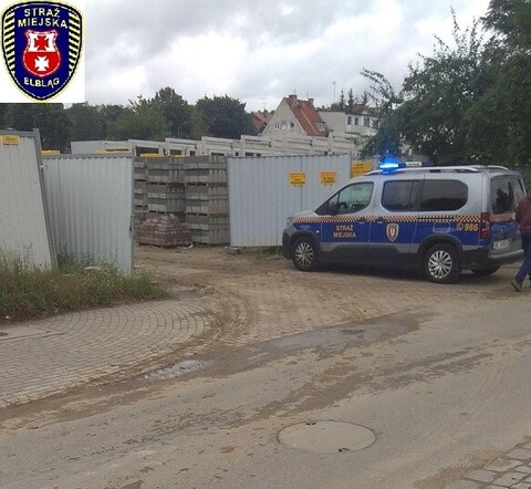 Mieszkańcy skarżą się na błoto, Straż Miejska interweniuje