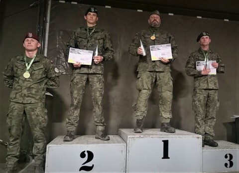 Mistrz z czwartej brygady