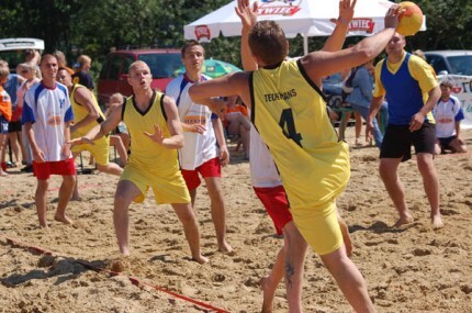 Mistrzowie plażówki w Elblągu (piłka ręczna)
