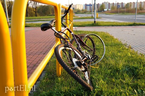 Modrzewina: zderzenie rowerzysty z motocyklistą