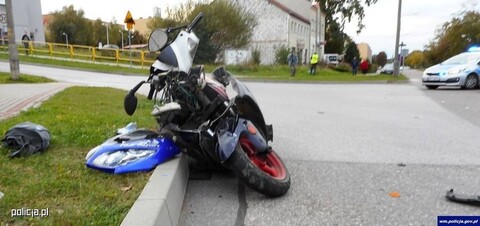 Motorowerzysta był tak pijany, że nie miał siły dmuchnąć w alkomat
