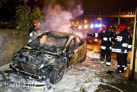 Na Grunwaldzkiej spłonął mercedes