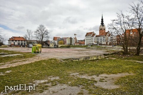 Co dalej z biurowcem na Wyspie Spichrzów?