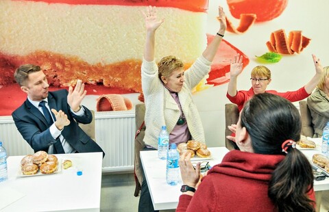 Mistrzostwa w jedzeniu pączków. Zobacz, kto wygrał