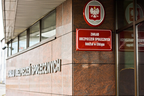 Nie płać pośrednikom za świadczenie wspierające. ZUS pomaga bezpłatnie