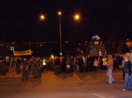 Niedziela, 21.37