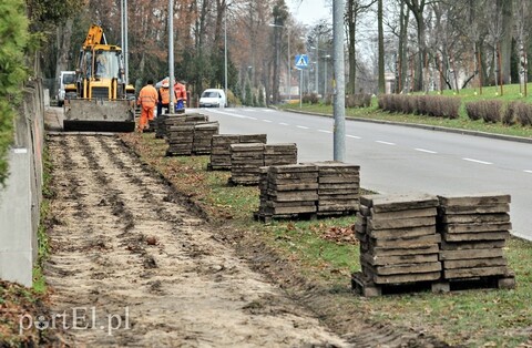 Nowy chodnik: od plebanii do kościoła