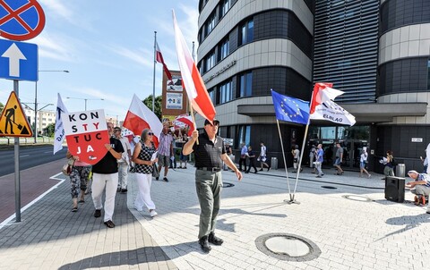 Nowy sąd, stary protest