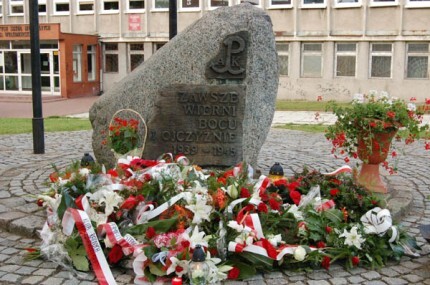 O 17. zawyją syreny