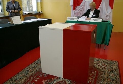 O godz. 15 frekwencja wciąż niska