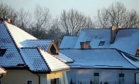 Obowiązek odśnieżania dachów