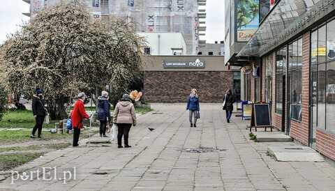 Lockdown przedłużony. Wyjątek: centra handlowe, galerie sztuki i muzea