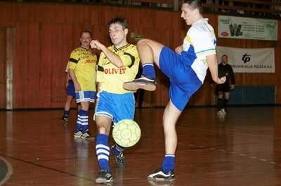 Pierwsza liga nadrabia (halówka)