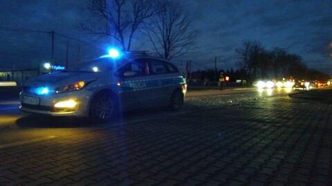 Odwieźli zmarzniętą kobietę do ośrodka wsparcia