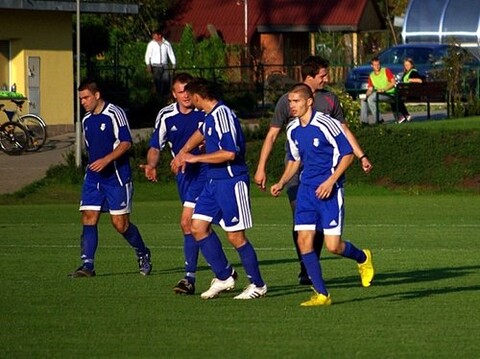 Zwycięstwo Olimpii 2004 na boisku lidera (piłka nożna)