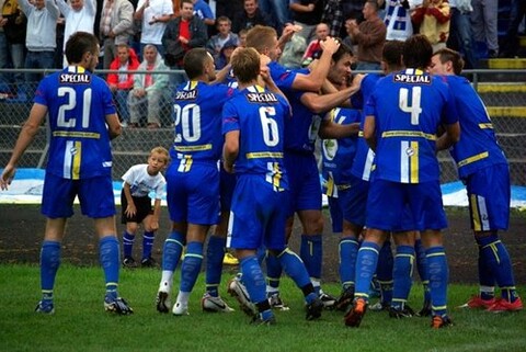 Olimpia na terenie lidera (piłka nożna)