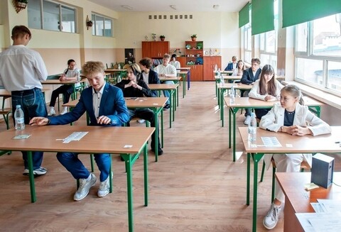 Ósmoklasiści rozpoczęli egzaminacyjny serial