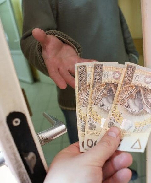Oszukany dziadek oddał sprawcom 90 tysięcy złotych