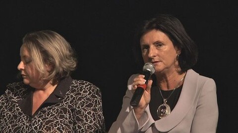 Otoczyć pomocą chorego, ale też jego opiekunów – zobacz!