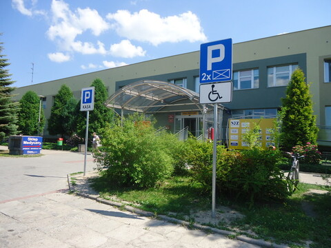 Parkowanie niepełnosprawnych przy WSZ