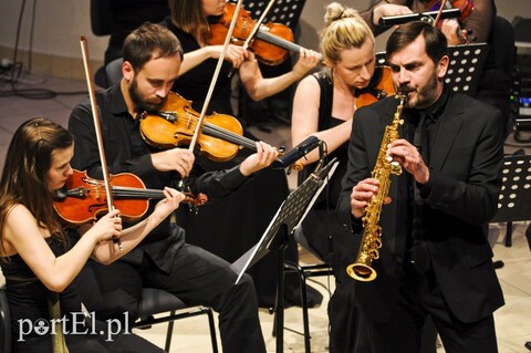 Saksofon, Argentyna i Broadway
