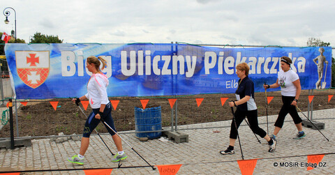 Piekarczyk pobiegnie z „kijkami”