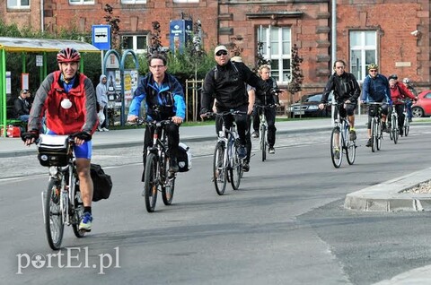 Nie na nogach, a na rowerze