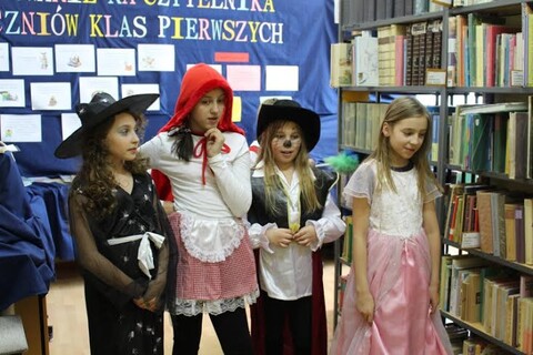 Pierwszoklasiści z wizytą w Krainie Książek