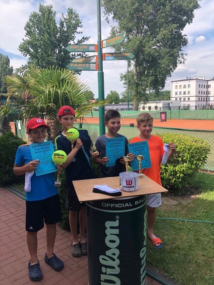 Piotr Kowalik na najwyższym stopniu podium (tenis ziemny) 
