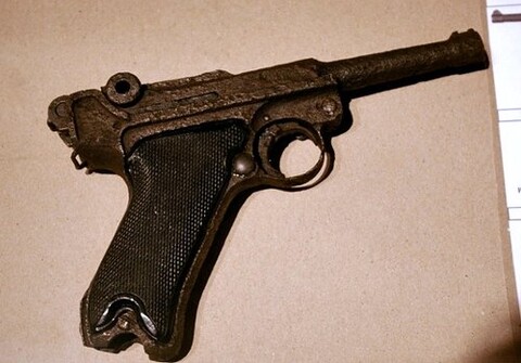 Pistolet Hansa Klossa i inne skarby – posłuchaj!