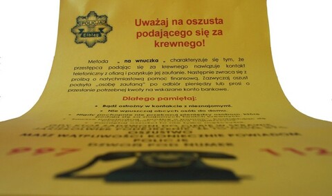 Plakaty ostrzegające przed wnuczkiem i domokrążcami