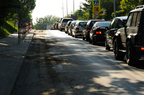Plama oleju sparaliżowała ruch na Bema