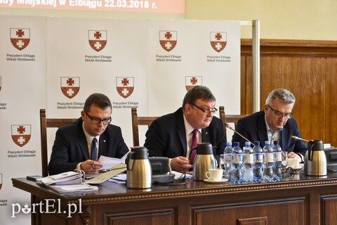 Pojedynek na oświadczenia w sprawie Startu