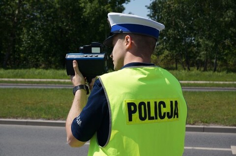 Policjanci dbają o bezpieczeństwo na drogach