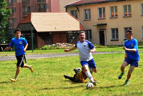 Policjanci kontra uczniowie