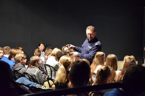 Policjanci na deskach… elbląskiego teatru