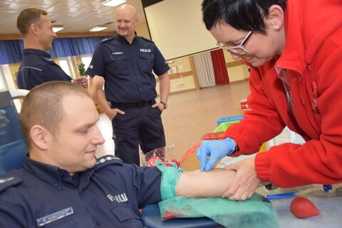 Policjanci oddali krew