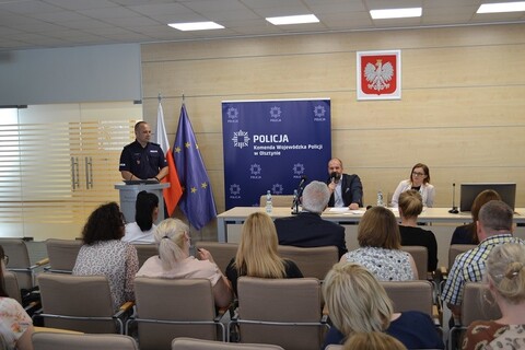 Policjanci z Elbląga mówili nie tylko o „dopalaczach”