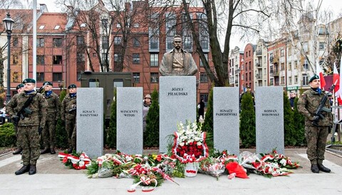 Pomnik Twórców Niepodległości oddany niezgodnie z prawem?