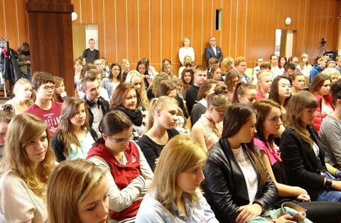 Debaty zdrowotne dla młodzieży