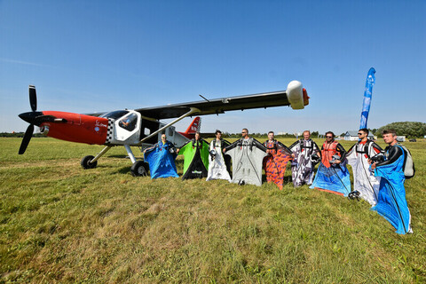 Porwą się na podniebny rekord świata. Baltic Wingsuit Meet