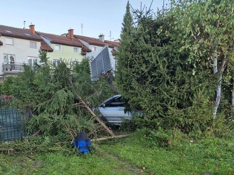 Porzucił auto i uciekał piechotą przed policją (aktualizacja) 