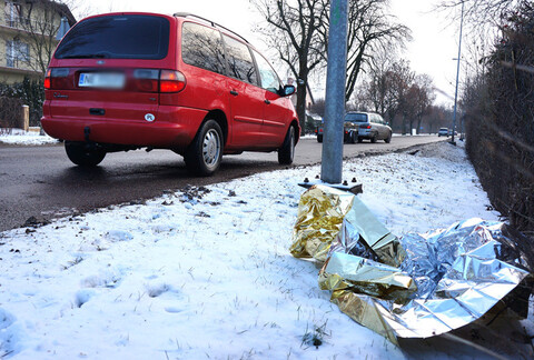 Potrącenie dwóch osób na przejściu
