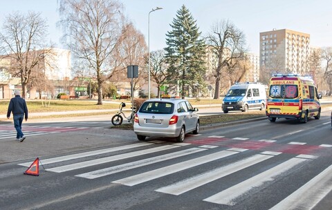 Potrącenie rowerzystki na Nowowiejskiej