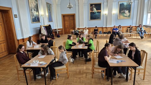 Potyczki językowe i Szekspir! „Bawmy się polszczyzną! w I LO po raz piąty