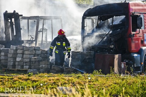 Pożar ciężarówki tuż pod warsztatem w Kazimierzowie